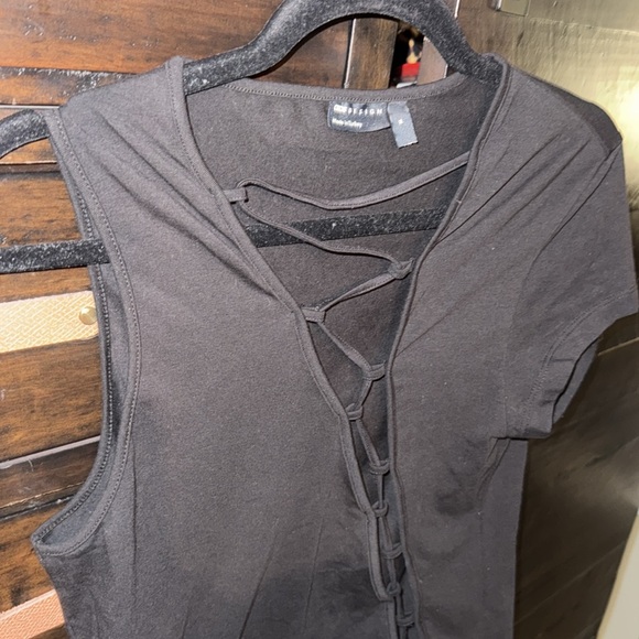 Eos size small asymmetrical lace up front T-shirt in black - Picture 5 of 9